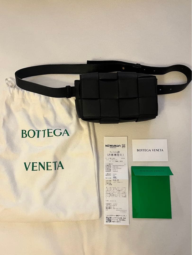 BOTTEGA VENETA ブラック ボディバッグ
