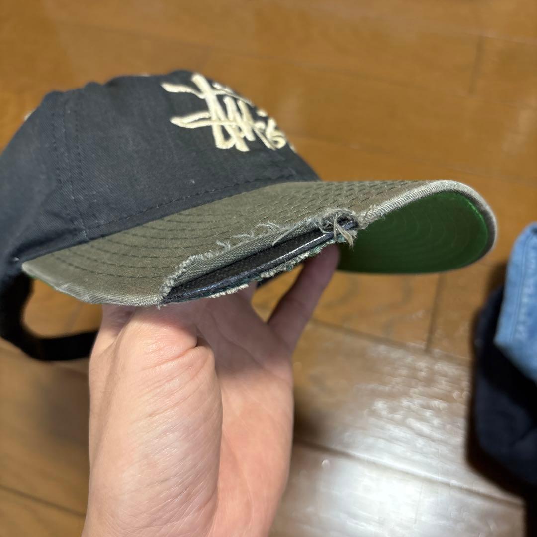 Stussy ブラック カーキ キャップ