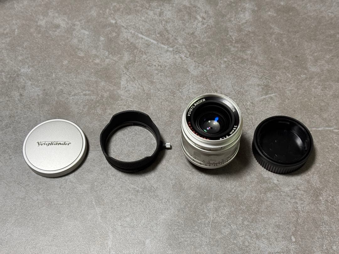 Voigtländer ULTRON 28mm f/1.9 Aspherical