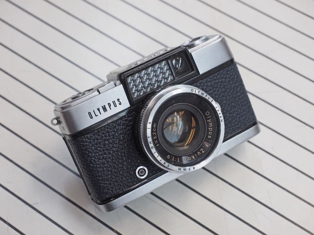 OLYMPUS PEN-D フィルムカメラ