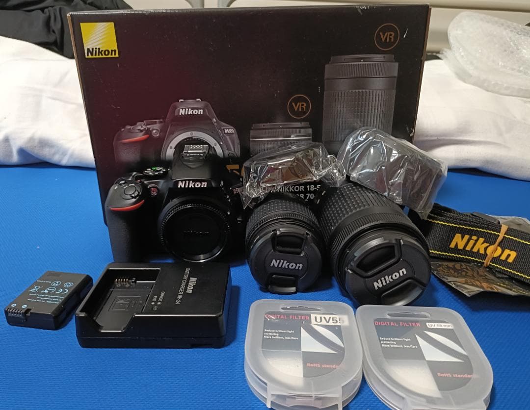 ’16年名機 nikon D5600 デジタル 新品同様 2496枚 64GB