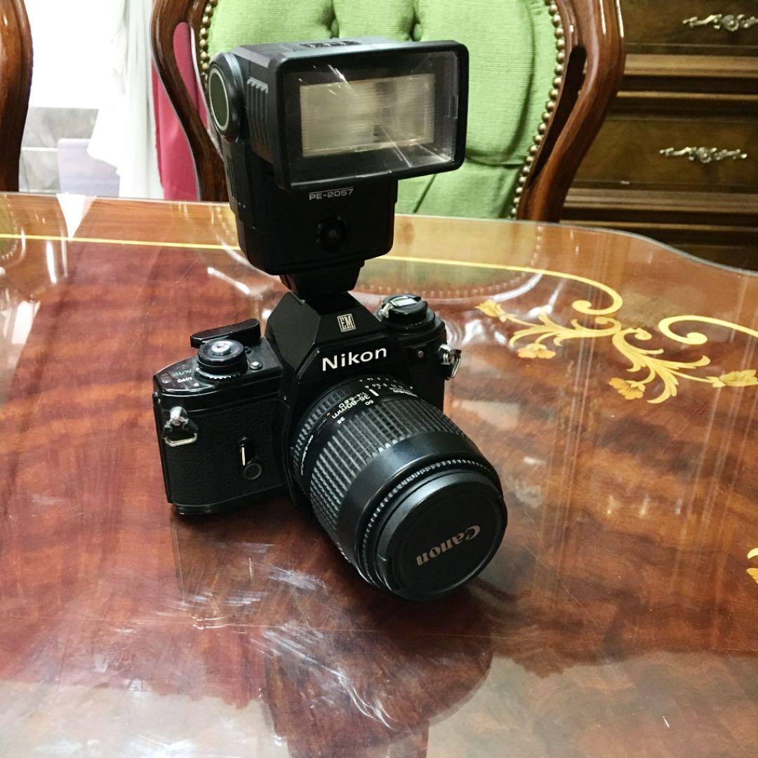 Nikon フィルムカメラ　em ニッコールレンズつき