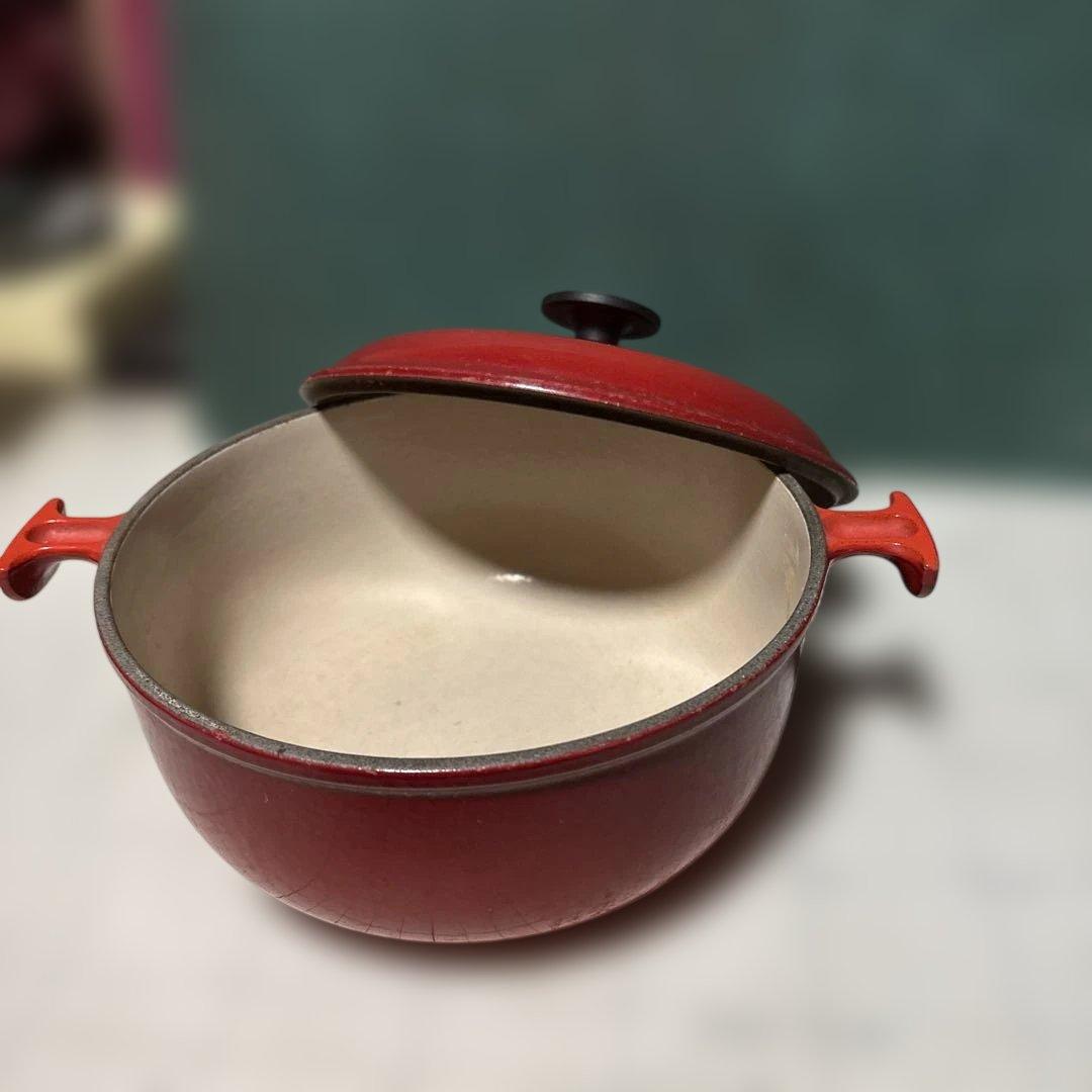 ル・クルーゼのヴィンテージココット「Enzo Mari La Mama」チェリー