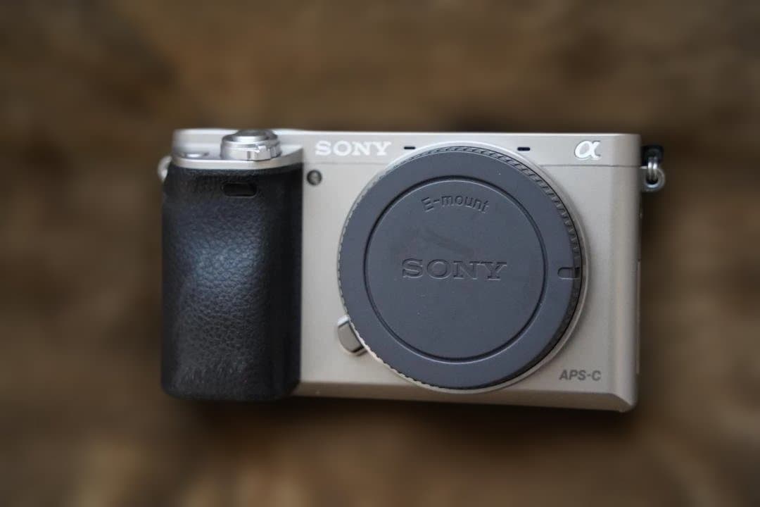 SONYα6000ボディ　＆　純正ボディケース