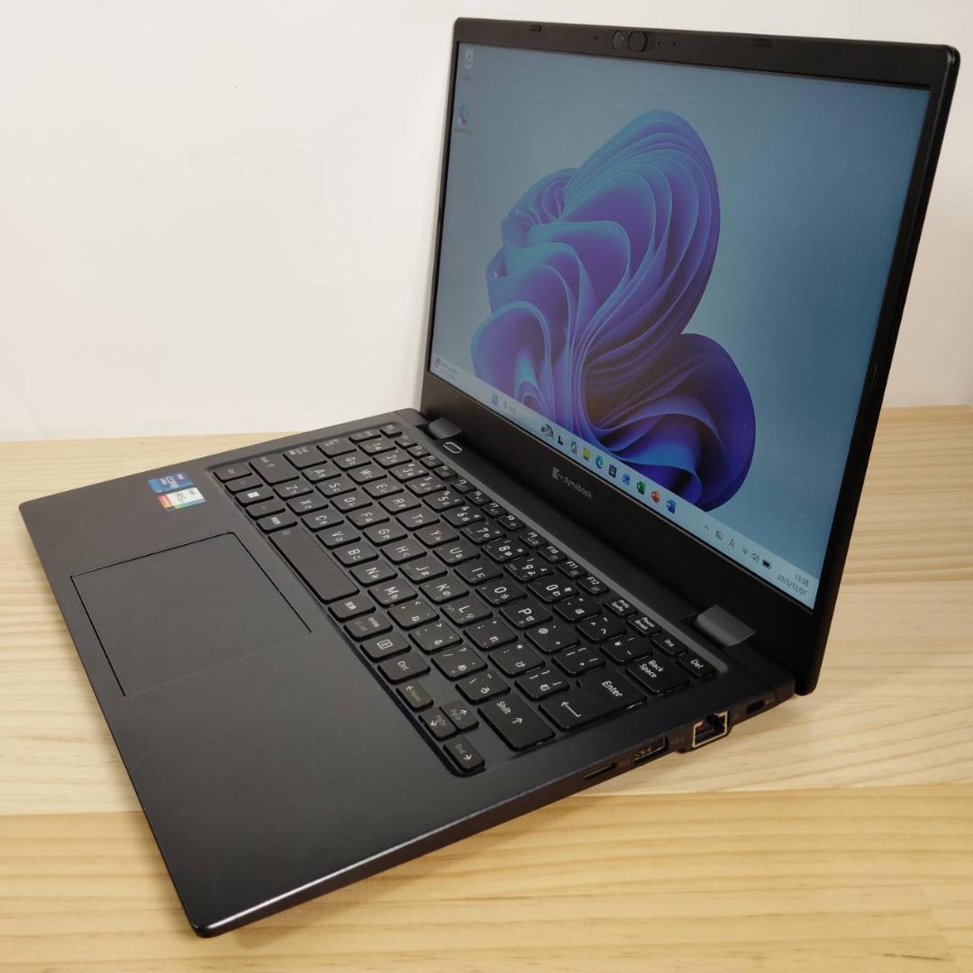 美品 爆速 Dynabook G83/HU 第11世代i7搭載 16GB 512