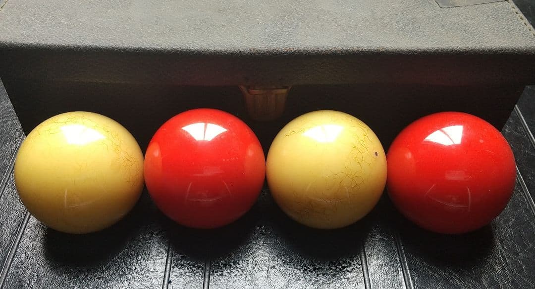 ビリヤード 四つ球