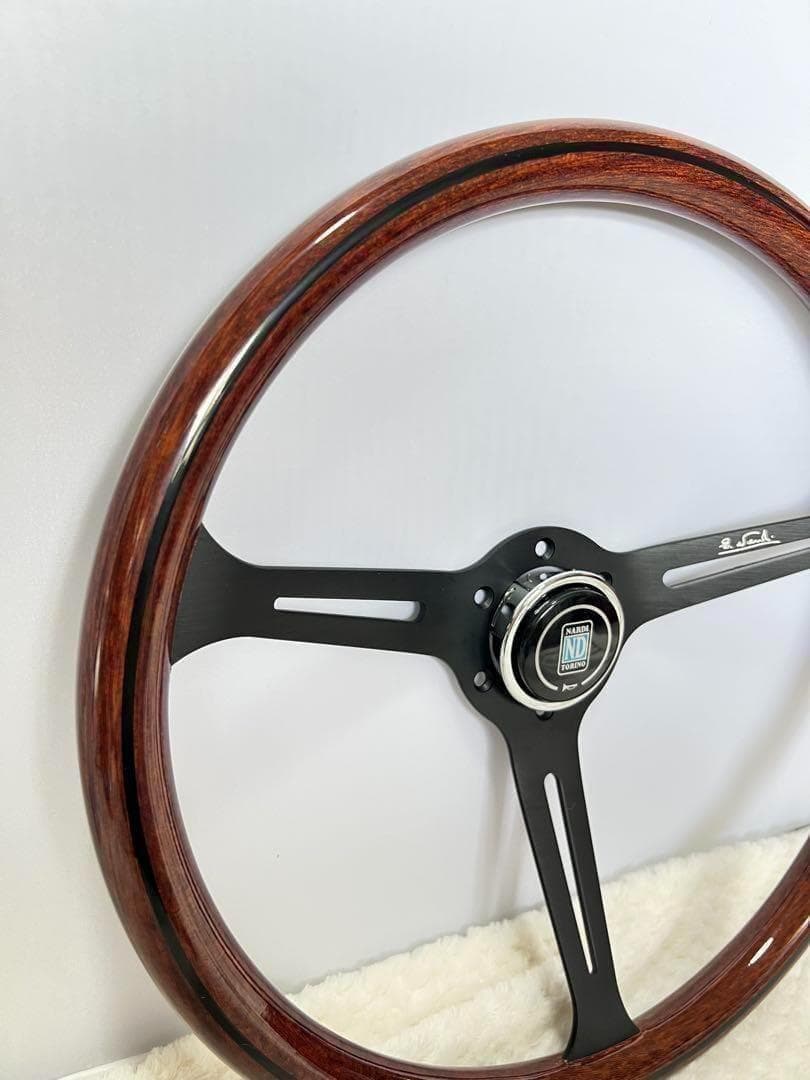 社外品　ナルディ クラシック ウッド ステアリング 15インチ
