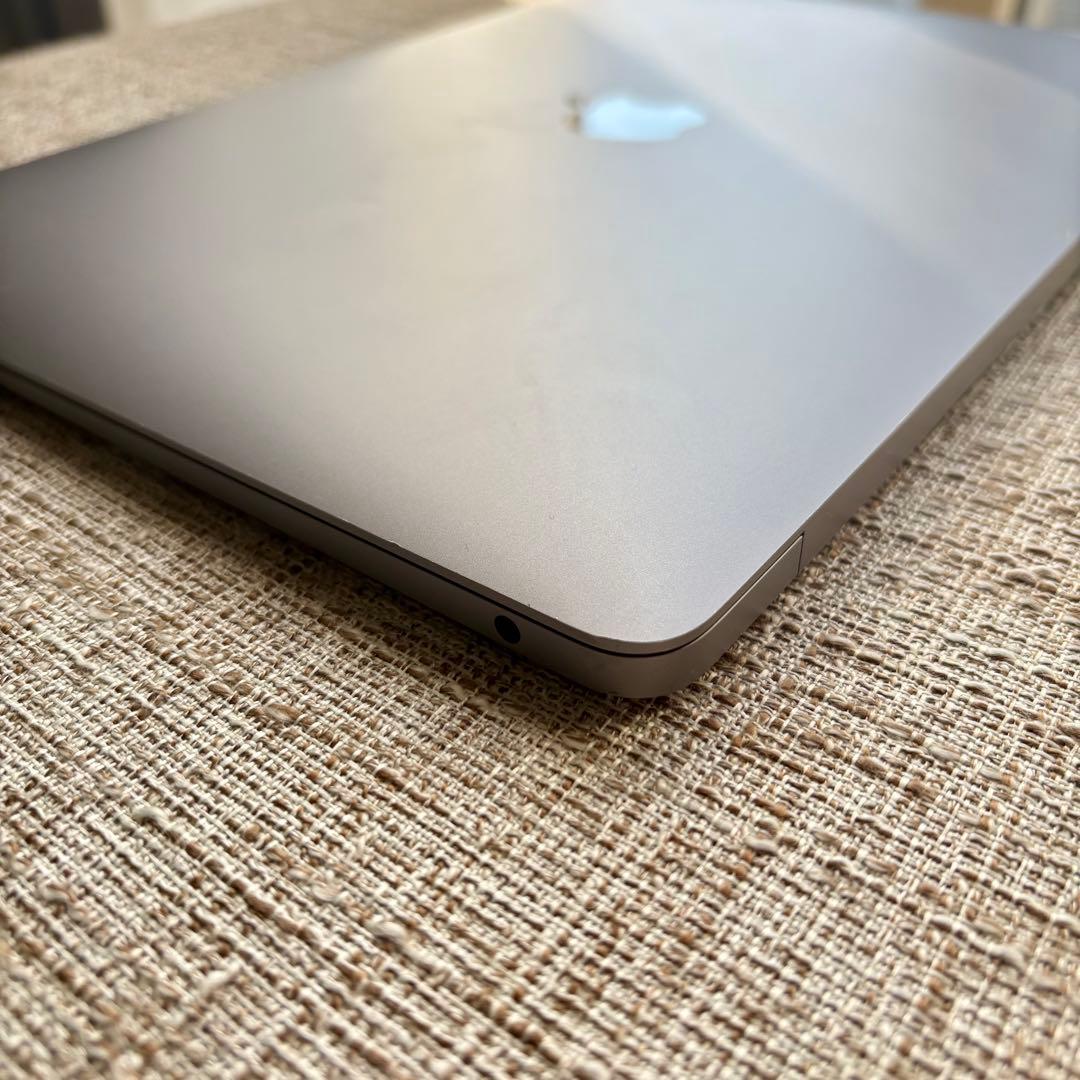 MacBook本体 Apple MacBook Air M1 MGN63J/A