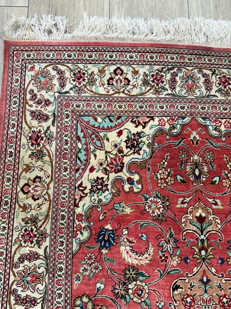 専用　マラゲ産　シルク　ペルシャ絨毯　122✖️79cm け東7-1217