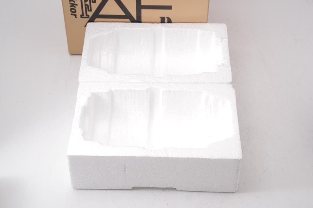 綺麗 Nikon AF MICRO NIKKOR 105mm F2.8D 化粧箱