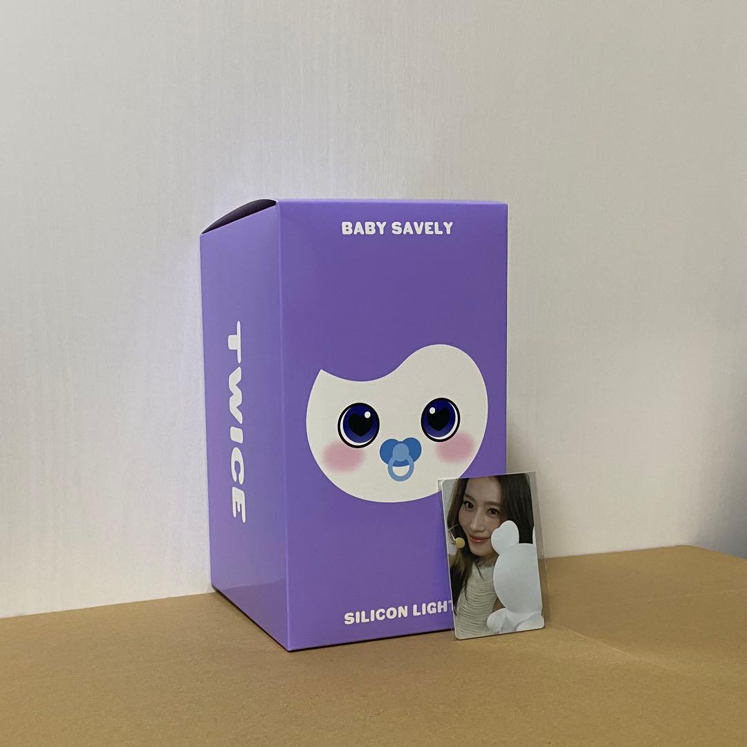 TWICE 8th BABY LOVELYSシリコンライト　トレカ　サナ