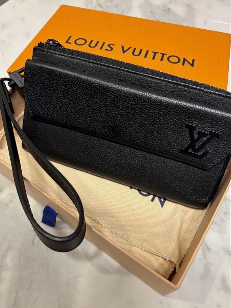 ルイヴィトン アエログラム ジッピーウォレット ドラゴンヌ ブラック