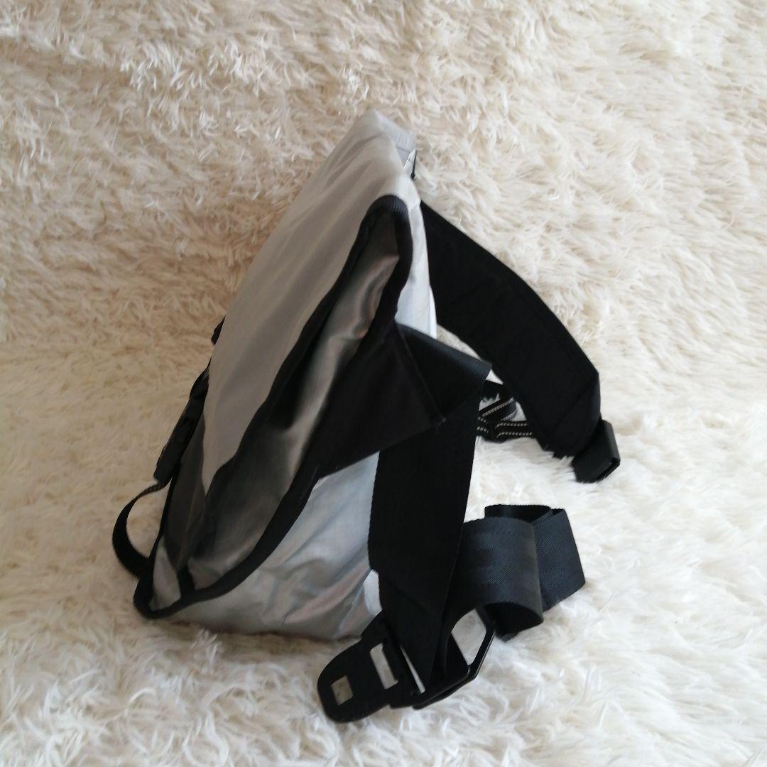 CHROME メッセンジャーバッグ シルバー/ブラック