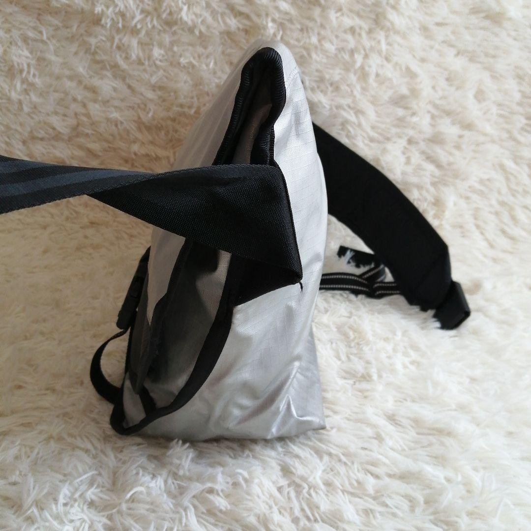 CHROME メッセンジャーバッグ シルバー/ブラック