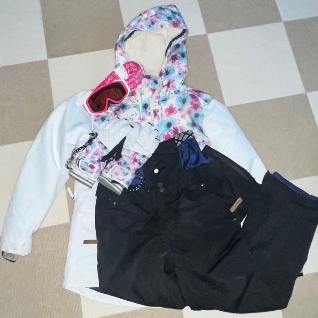 スキーウェア上下4点セット　手袋　ゴーグル