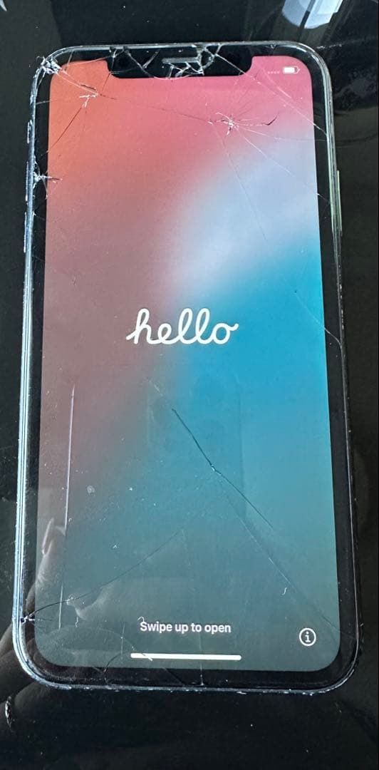 Apple iPhone XR ブラック 画面ひびあり