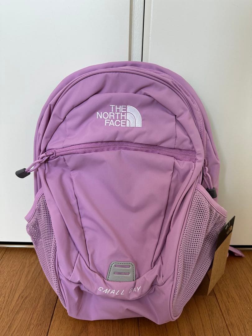 新品未使用　ノースフェイスリュック　スモールデイ　薄紫