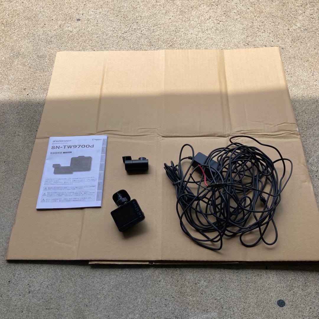 SN-TW9700d ドライブレコーダー 本体と付属品