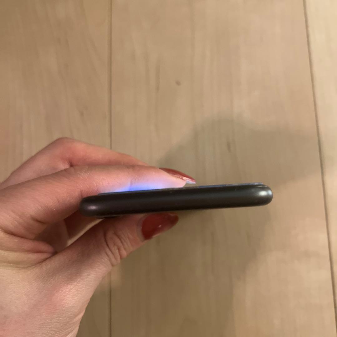 iPhone8 本体　64gb simフリー