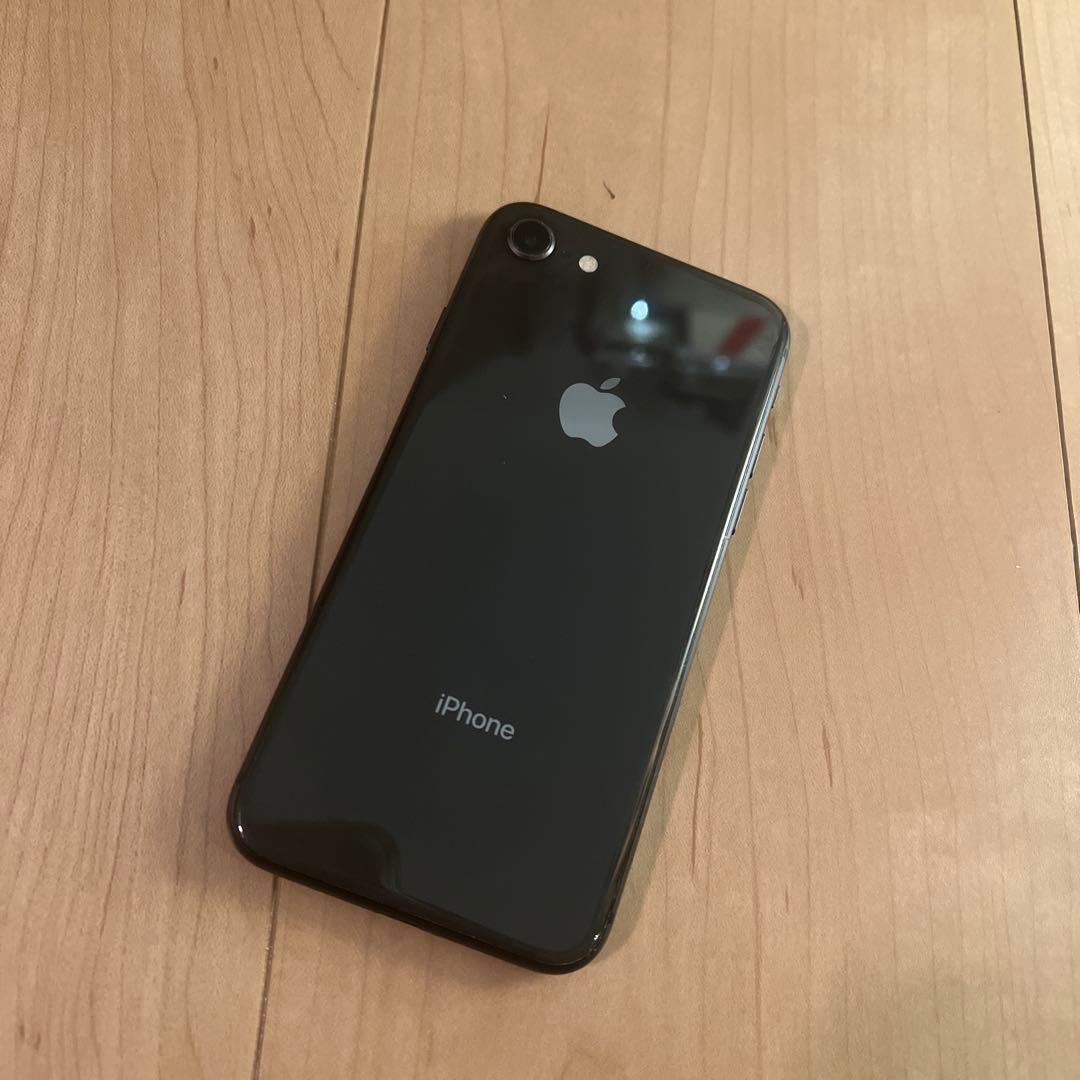 iPhone8 本体　64gb simフリー