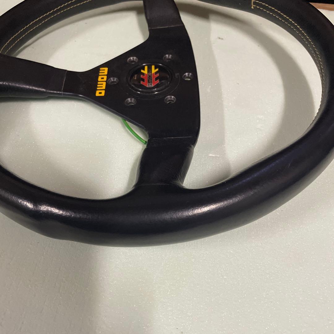 MOMOステアリング(TYP V35 KBA70068)