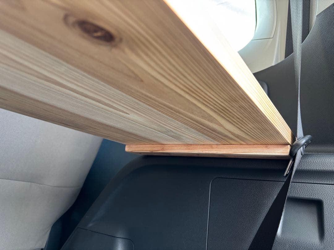 新型シエンタ10系専用 ラゲッジボード 杉無垢材 車中泊テーブル