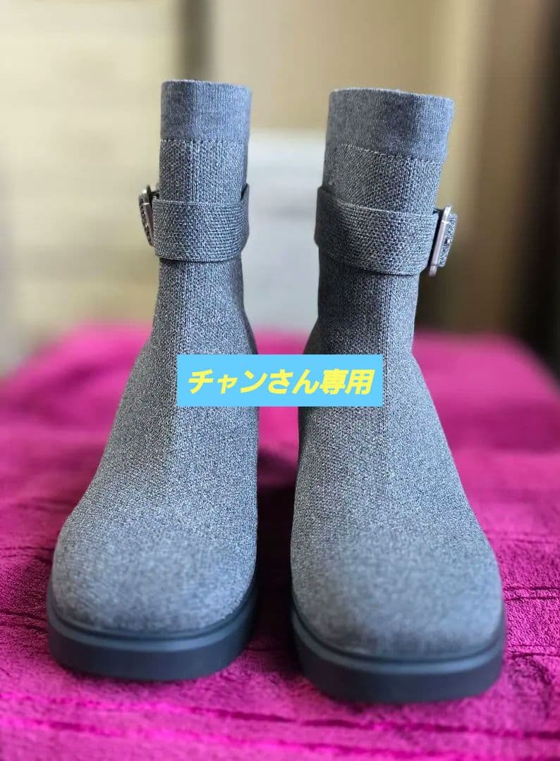 VIVAIA スクエアトゥ撥水加工ヒールブーツ