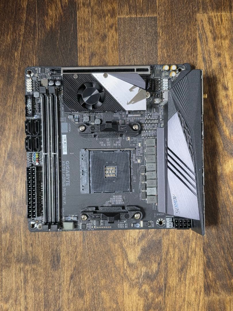 マザーボード GIGABYTE X570 I AORUS PRO WIFI Mini-ITX