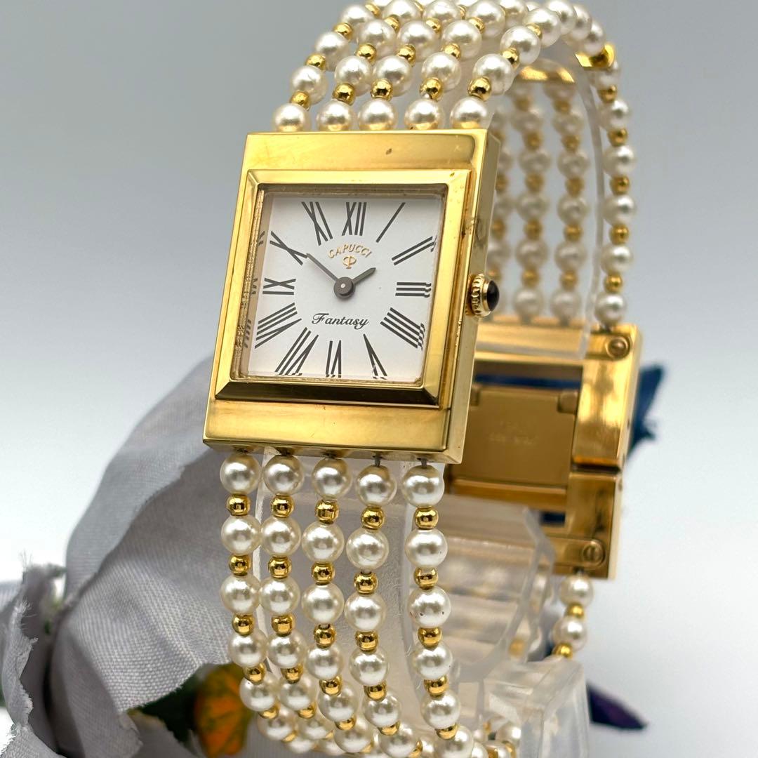 CAPUCCI ゴールド/ホワイト パール装飾 腕時計 エレガント