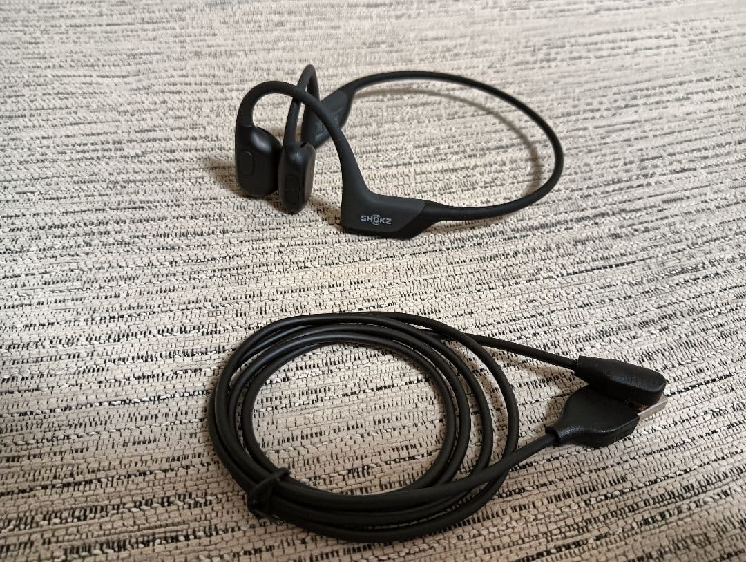 大幅値下げ！SHOKZ OPENRUN PRO S810 充電ケーブル付き