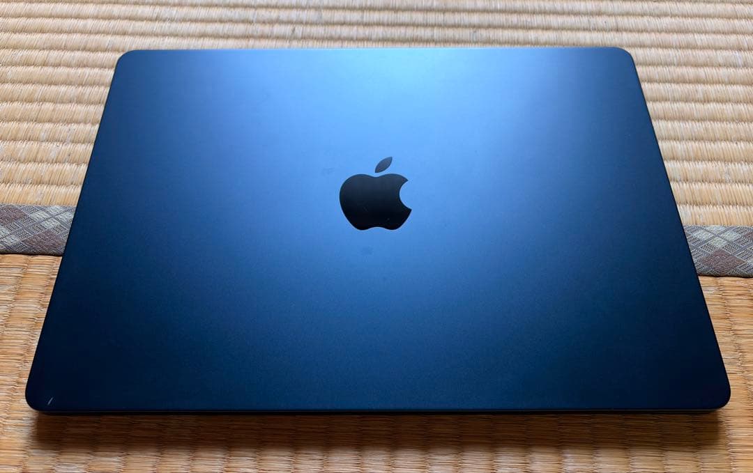 Apple MacBook Air M2 13インチ 256G 【液晶不具合】