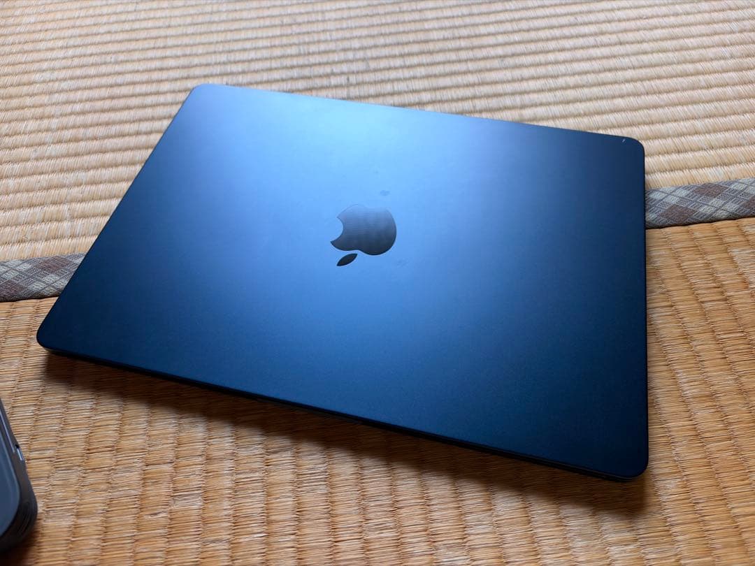 Apple MacBook Air M2 13インチ 256G 【液晶不具合】
