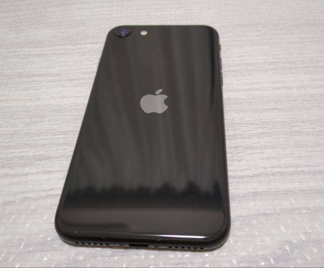 美品iPhoneSE（第2世代）本体　SIMフリー　128GB