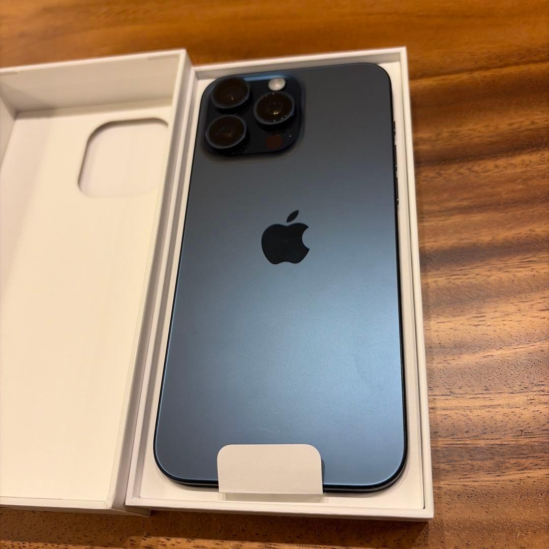 【美品】iPhone 15 Pro Max 256GB ブルー 90%