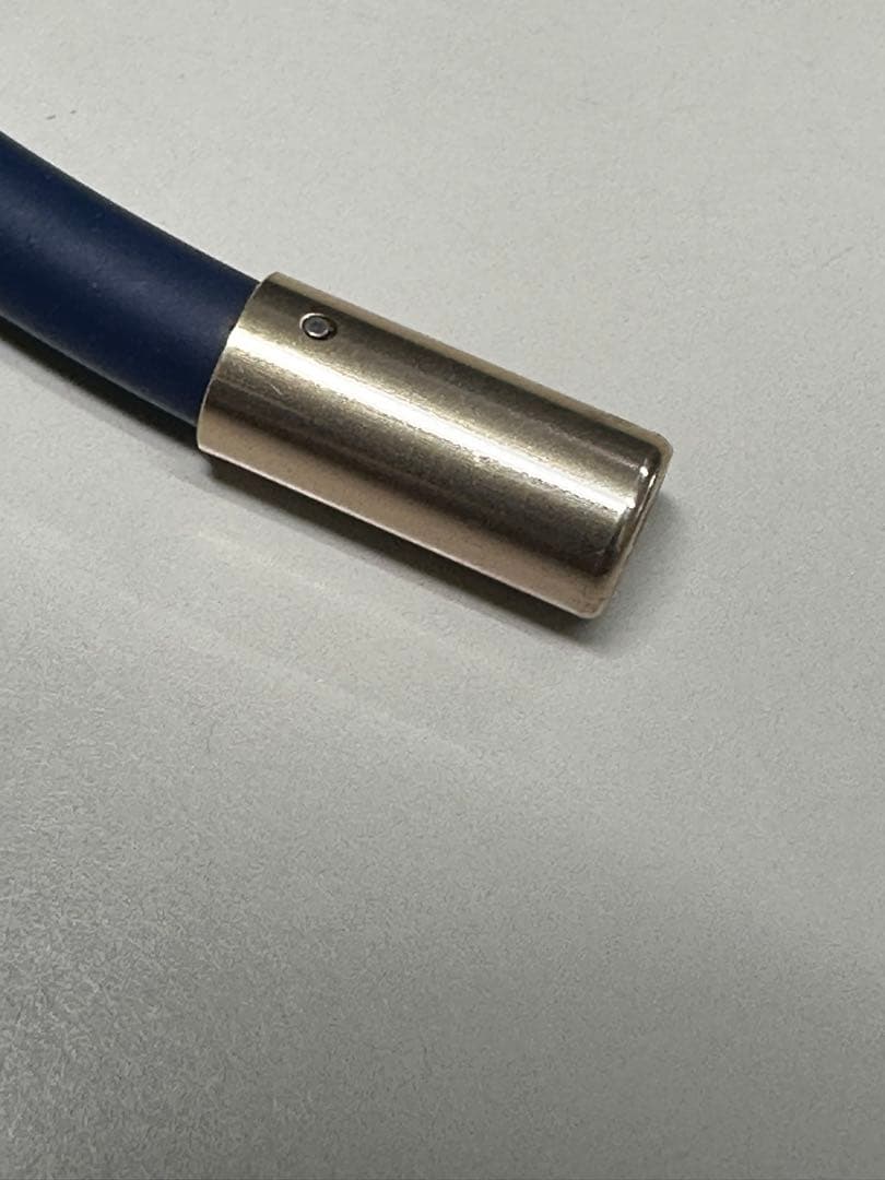 【直営限定色】V4パワーネックレスネオプラスYOX00024 ネイビー/ゴールド