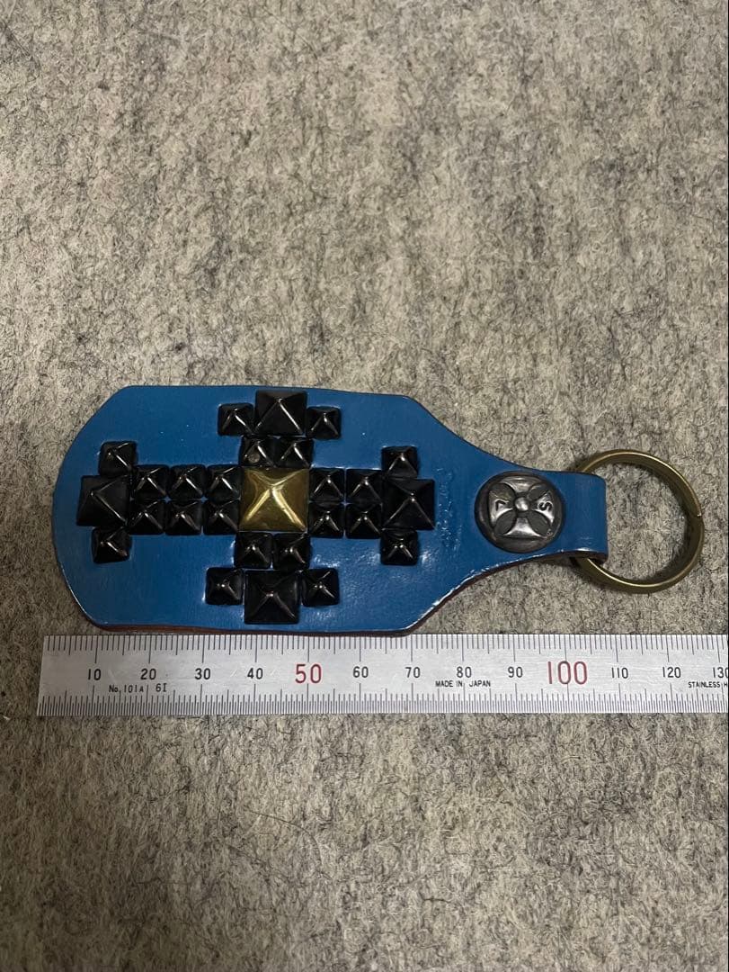 STOP LIGHT ストップライト　レザースタッズキーホルダー