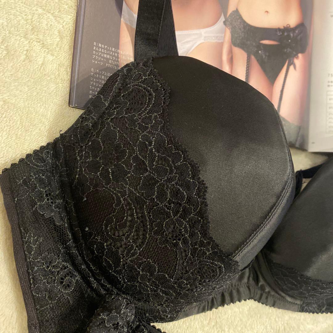 サルート 75Gキューティーハニー ブラックG75&Lショーツ&ガーター