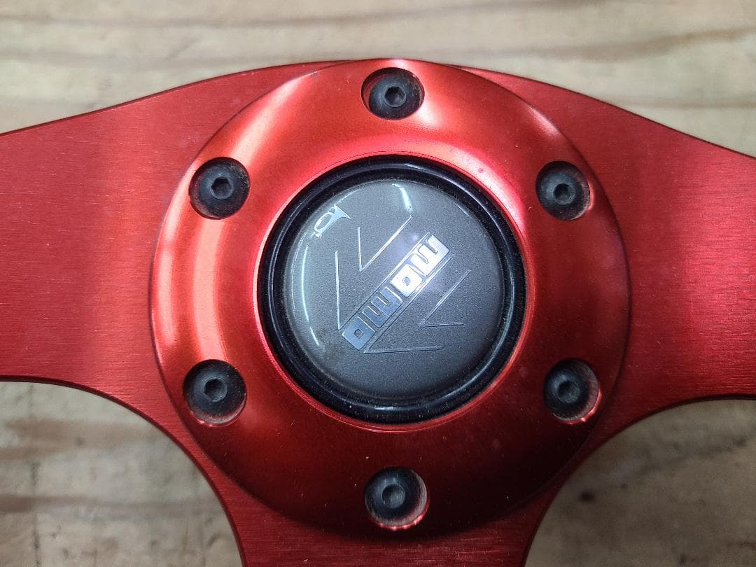 MOMO RACE ステアリング　メタリックレッド　TYP D35