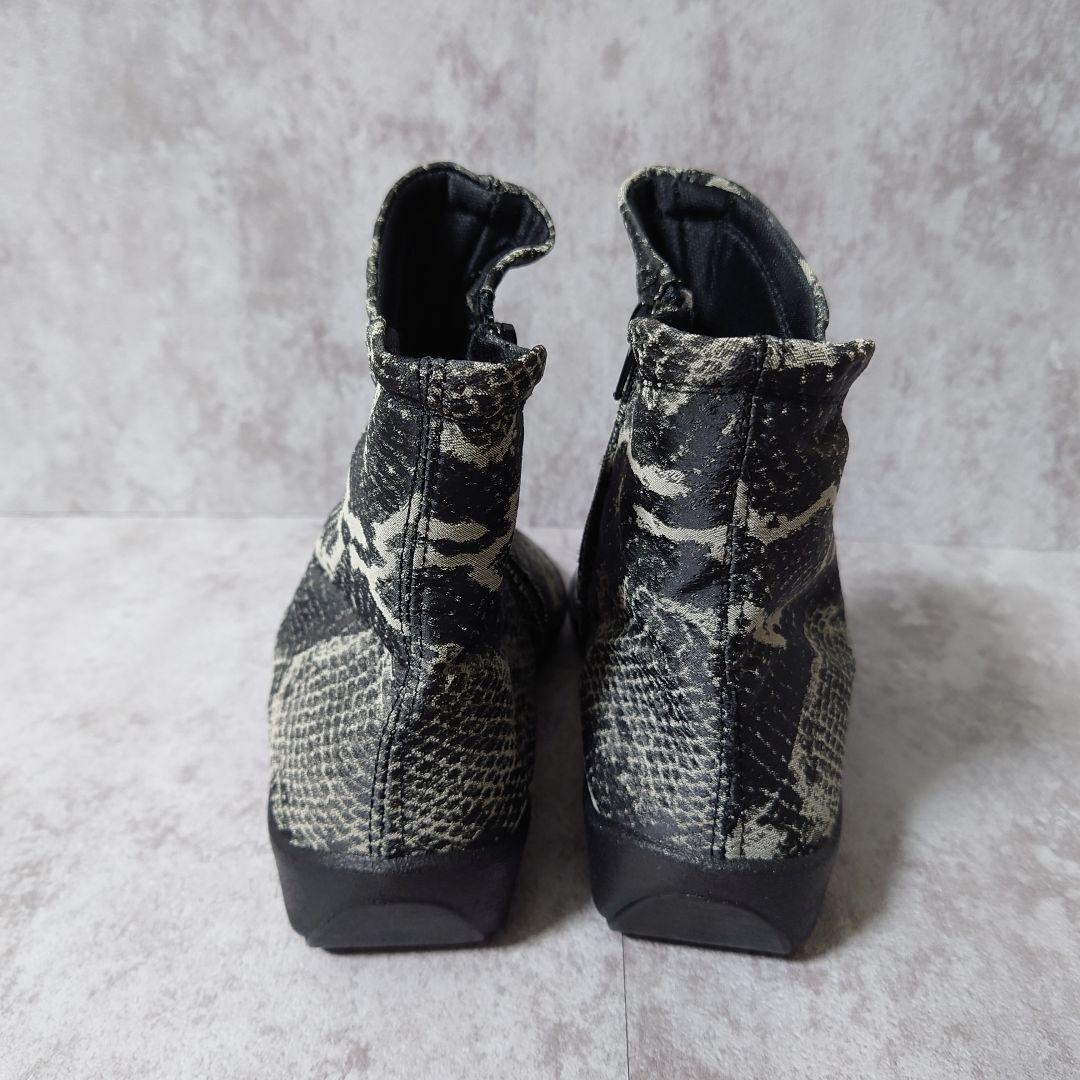 新品未使用　アルコペディコ　ショートブーツ　大きいサイズ　蛇プリント　軽量　39