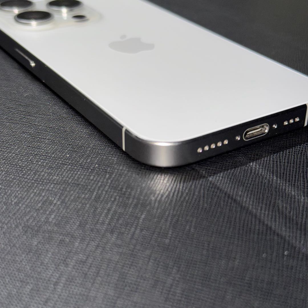 iPhone 15 Pro 512GB SIMフリー ホワイトチタニウム
