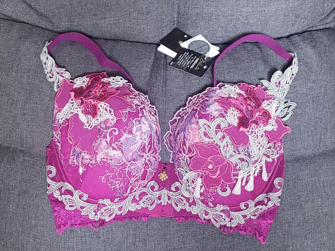 サルート　プレステージ　店舗限定　アテナ　アテネ　ブラジャー　G65 M