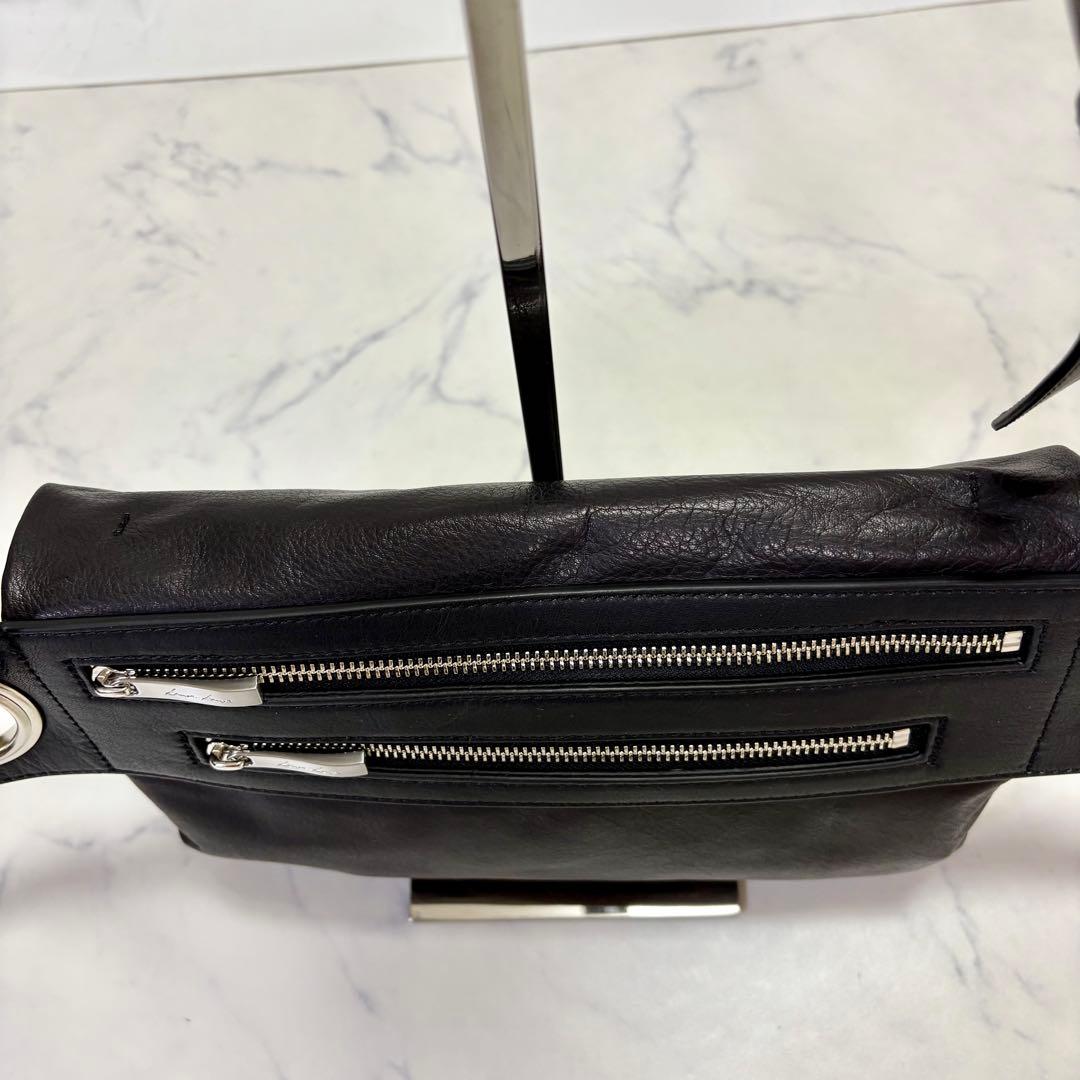 極美品 kawa-kawa カワカワ ボディバッグ スーパーソフトレザー 黒 M