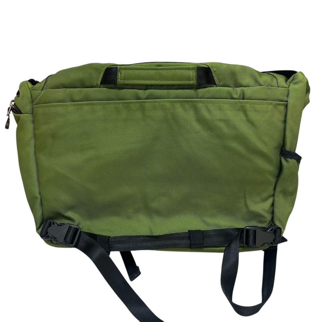 Patagonia ハーフマス　ショルダーバッグ　グリーン　メッセンジャーバッグ