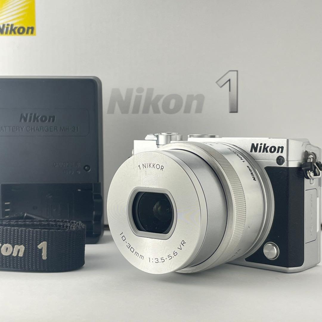 【極上美品・返品保証】Nikon1 J5 標準レンズキット