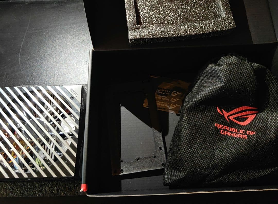 ROG SFX-L 1000W 電源ユニット