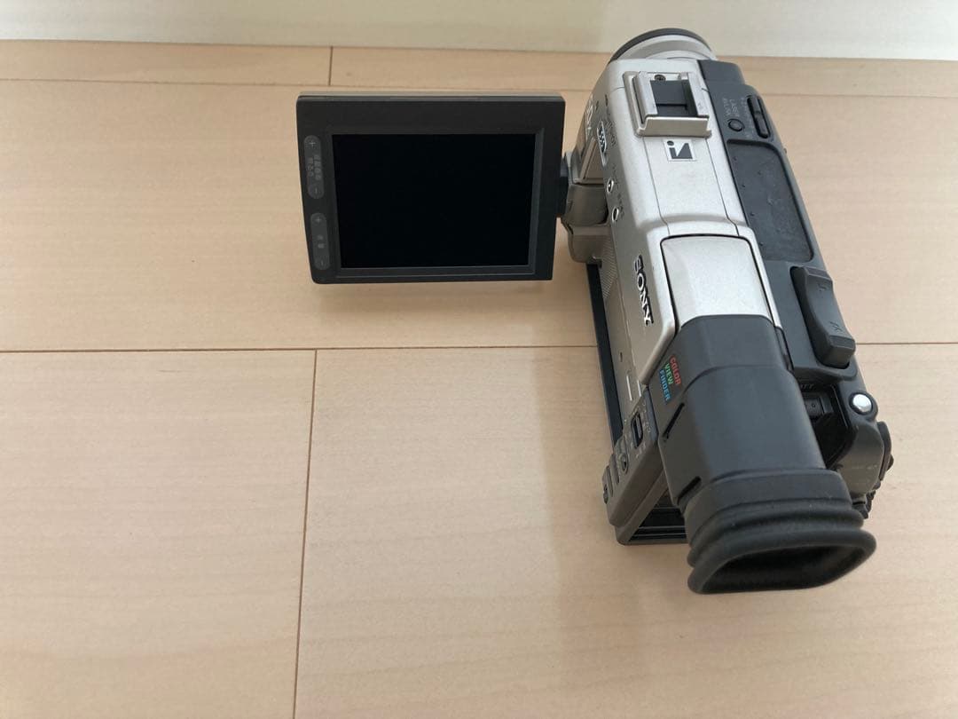 ビデオカメラ SONY Handycam DCR-TRV9