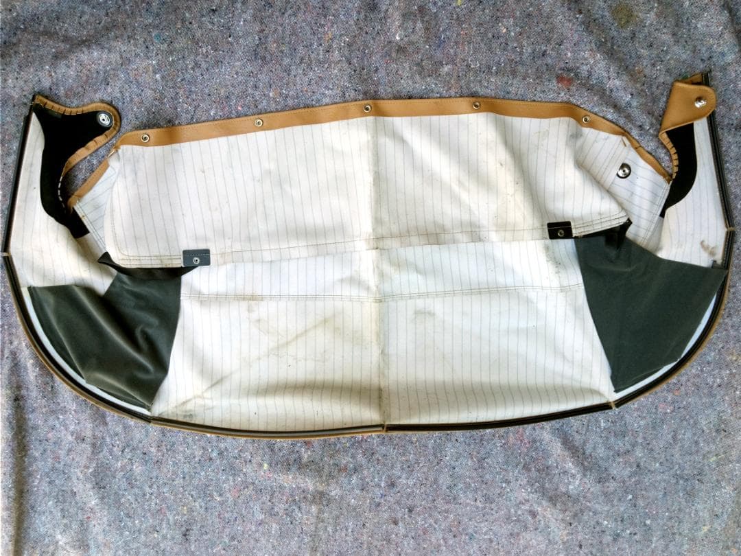 ユーノス　ロードスター　NA　Ⅴ―SPECIAL　オリジナル　トノカバー/幌収納