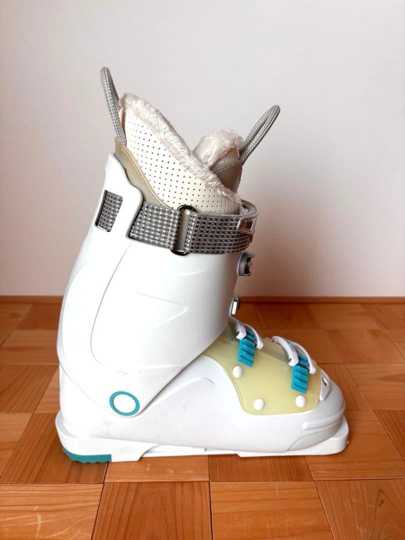 GENFACTORYスキー ブーツ(女性用) 25~25.5cm ホワイト