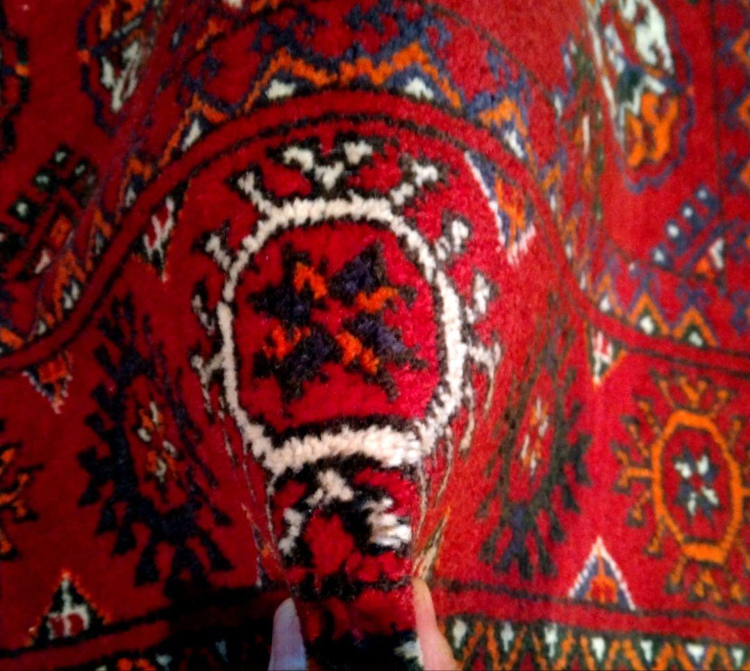 手織りヴィンテージラグ　トライバルラグ　トルクメン絨毯