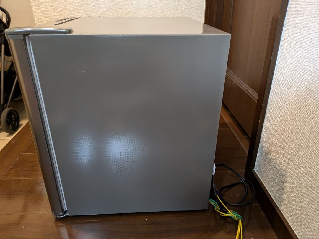 コンパクト冷凍庫 シルバー